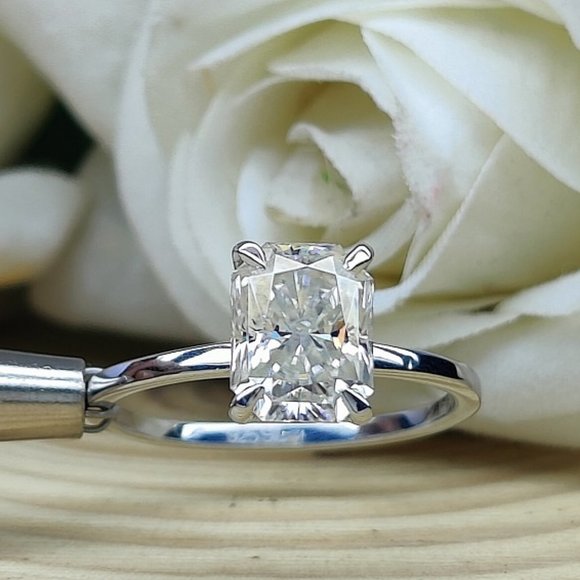 1.80Ct Radiant Cut Moissanite solitaire Ring Size 8.5 - Picture 1 of 5